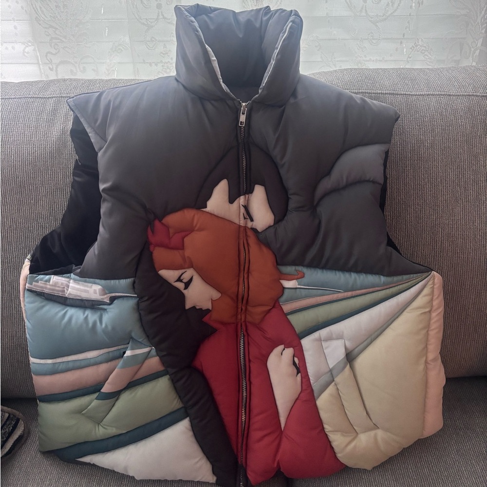 Stylish Graphic Puffer Vest